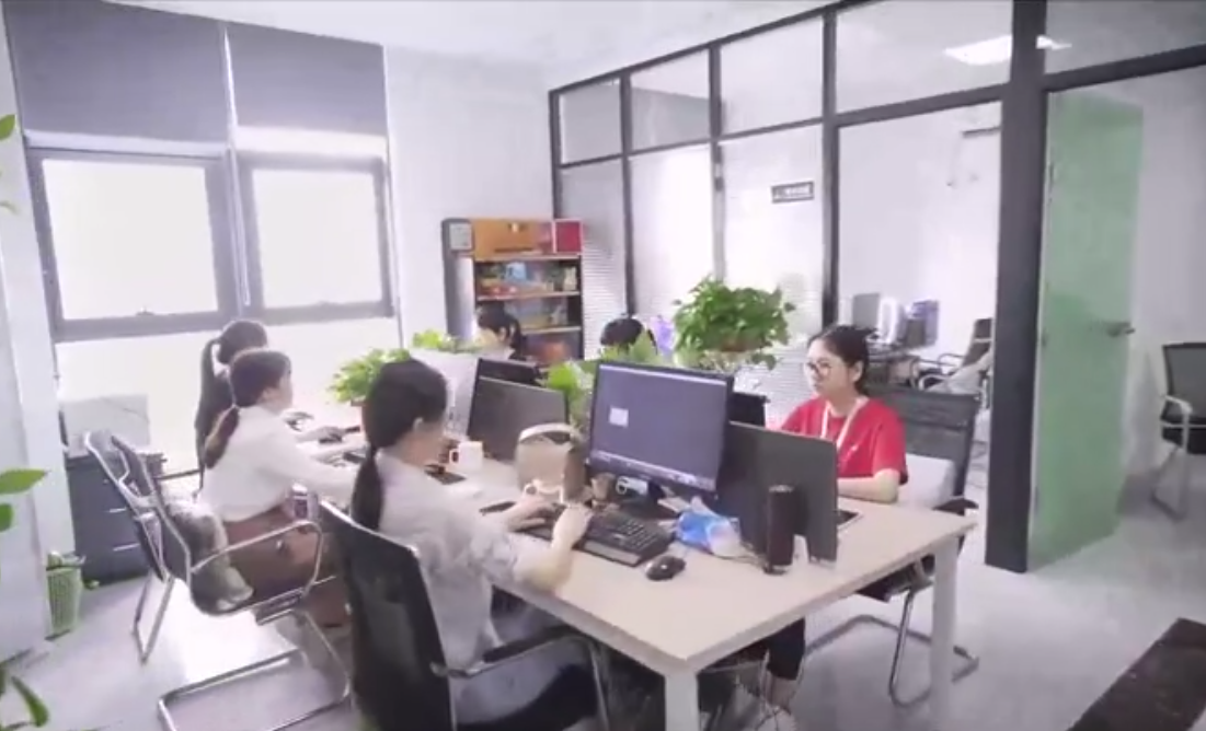 和记官网网站制作价格差距为什么这么大？5000元与3万元纯定制网站差别在哪？